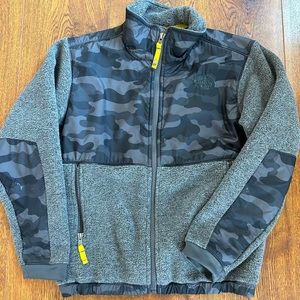 Youth boys The North Face fleece Denali jacket. Excellent used condition